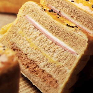 【法藍四季】家庭號-素肉鬆全麥火腿起酥三明治