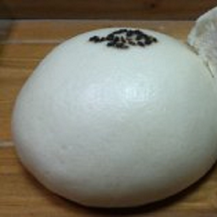 芝麻包 Steamed Sesame Bun