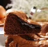 朱古力半熟蜂蜜蛋糕 巧克力與蜂蜜的完美結合，絕對不同的巧克力絕妙新滋味，請務必解凍食用喔！(勿加熱)