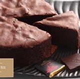 法芙娜經典巧克力蛋糕 ~6吋, 68%苦甜黑巧克力添加,口感香濃層次豐富~冰凍後更好吃~ 特價：$179