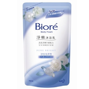 Biore淨嫩沐浴乳淨亮光澤型-大島山茶花香700ml補充包【A+1】